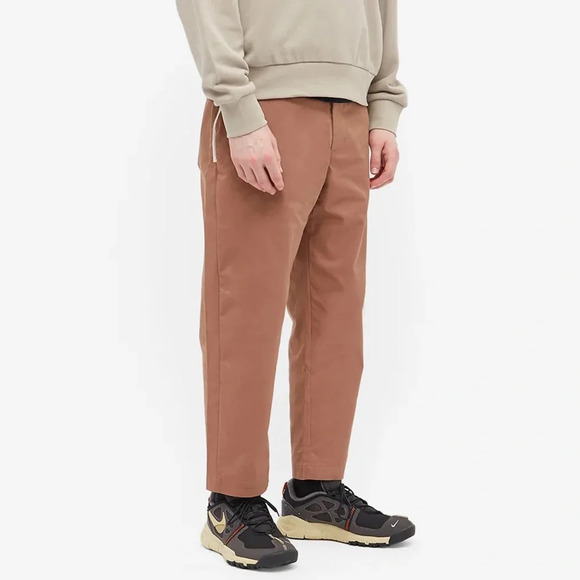 Nike • Woven Cropped Sneaker Pants Brown - Picture 1 of 10
